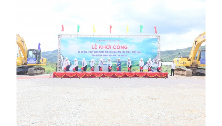 BÁN ĐẤT MỘC CHÂU_MẶT TIỀN QUỐC LỘ_NGAY NÚT GIAO CAO TỐC_KHU VUI CHƠI GIẢI TRÍ_GIÁ 3 TỶ 5